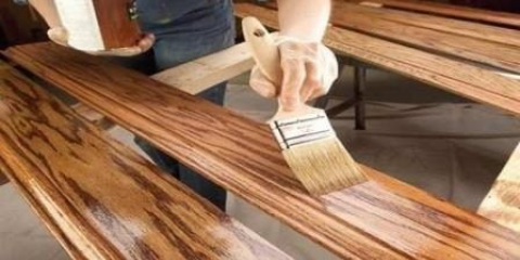 Jak vybrat správné barvy a laky na dřevo?